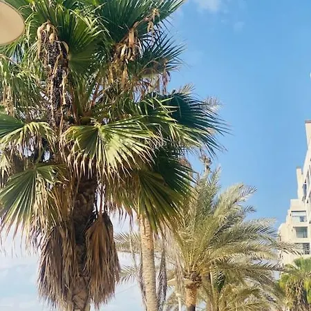 Апартаменты De Dos En Almeria. *